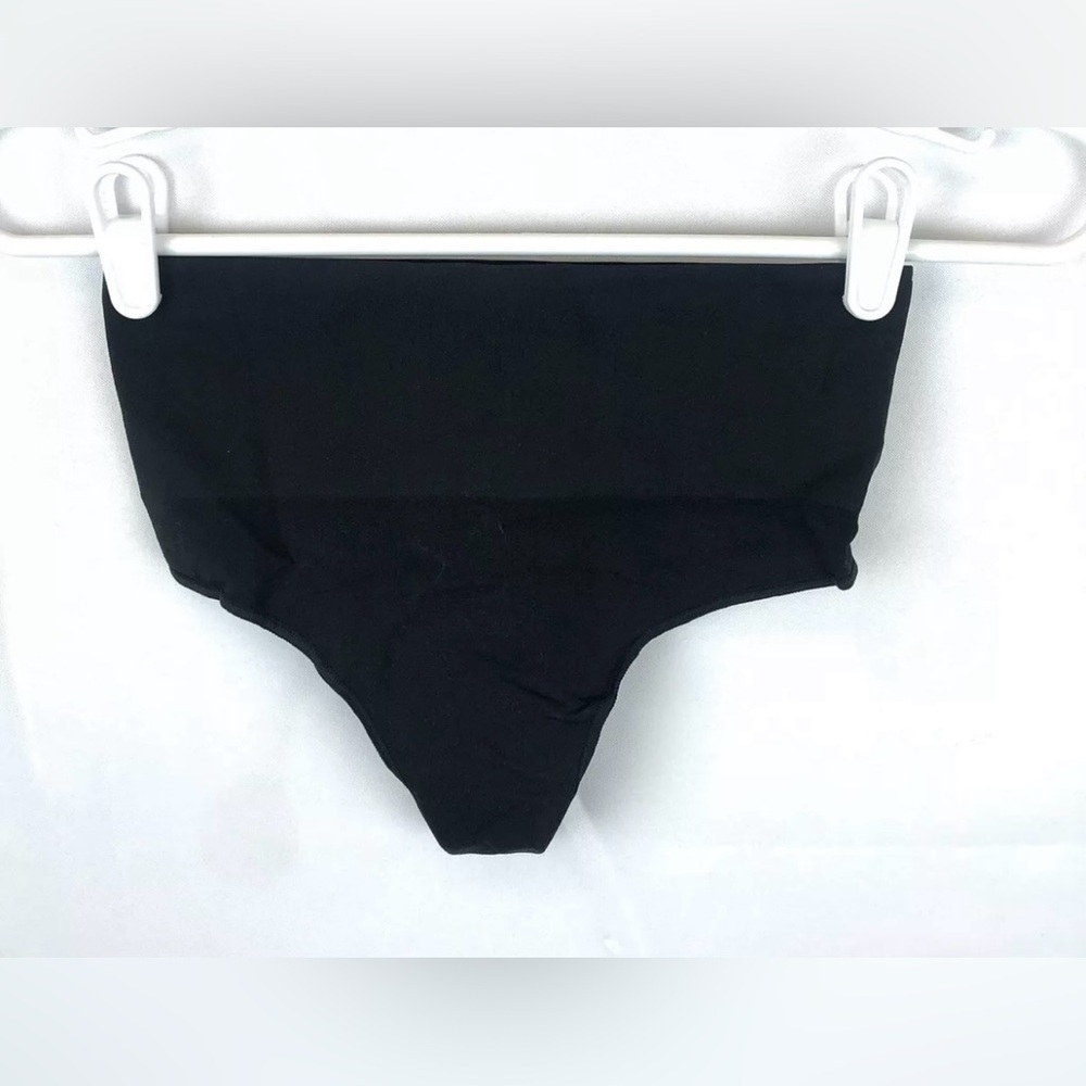 Spanx Women’s Black High Rise Thong Size Small